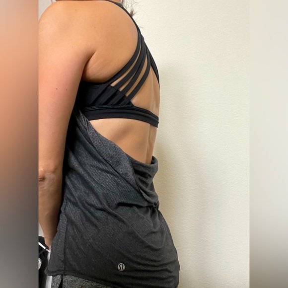 Lulu tank with sports bra attached - Picture 4 of 4